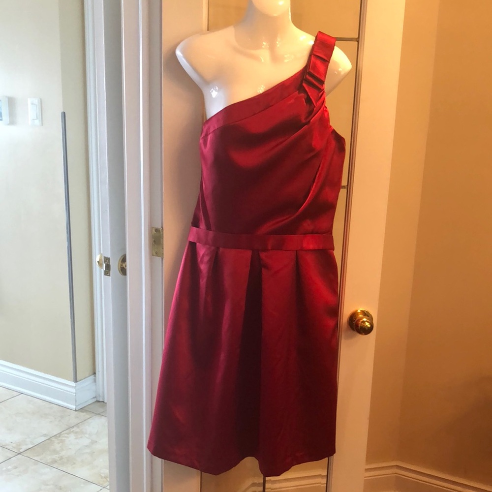One-Shoulder Satin Cocktail Dress in Red